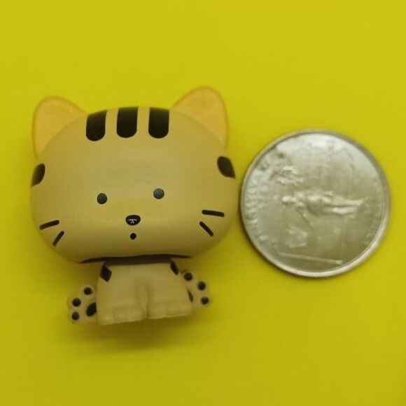 Tama and friends white cat Shaky head figurine - Picture 4 of 8